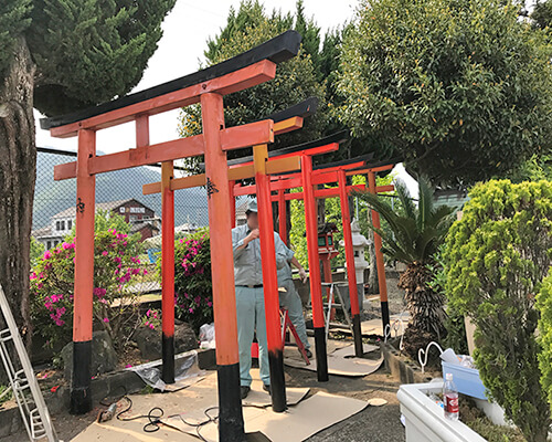 鳥居-塗装中 画像