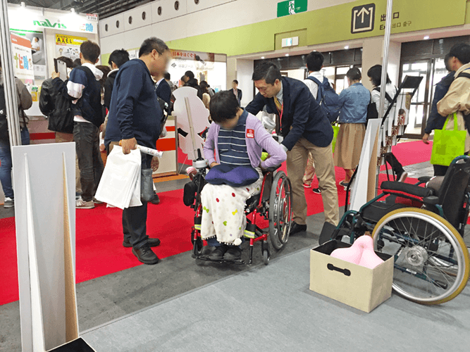 龍野コルク工業　Cubeads ブース写真